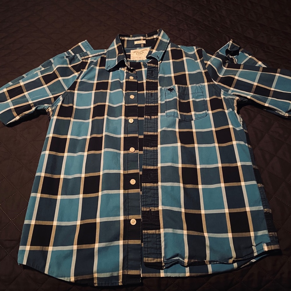 Men’s Abercrombie & Fitch Plaid Button Up.